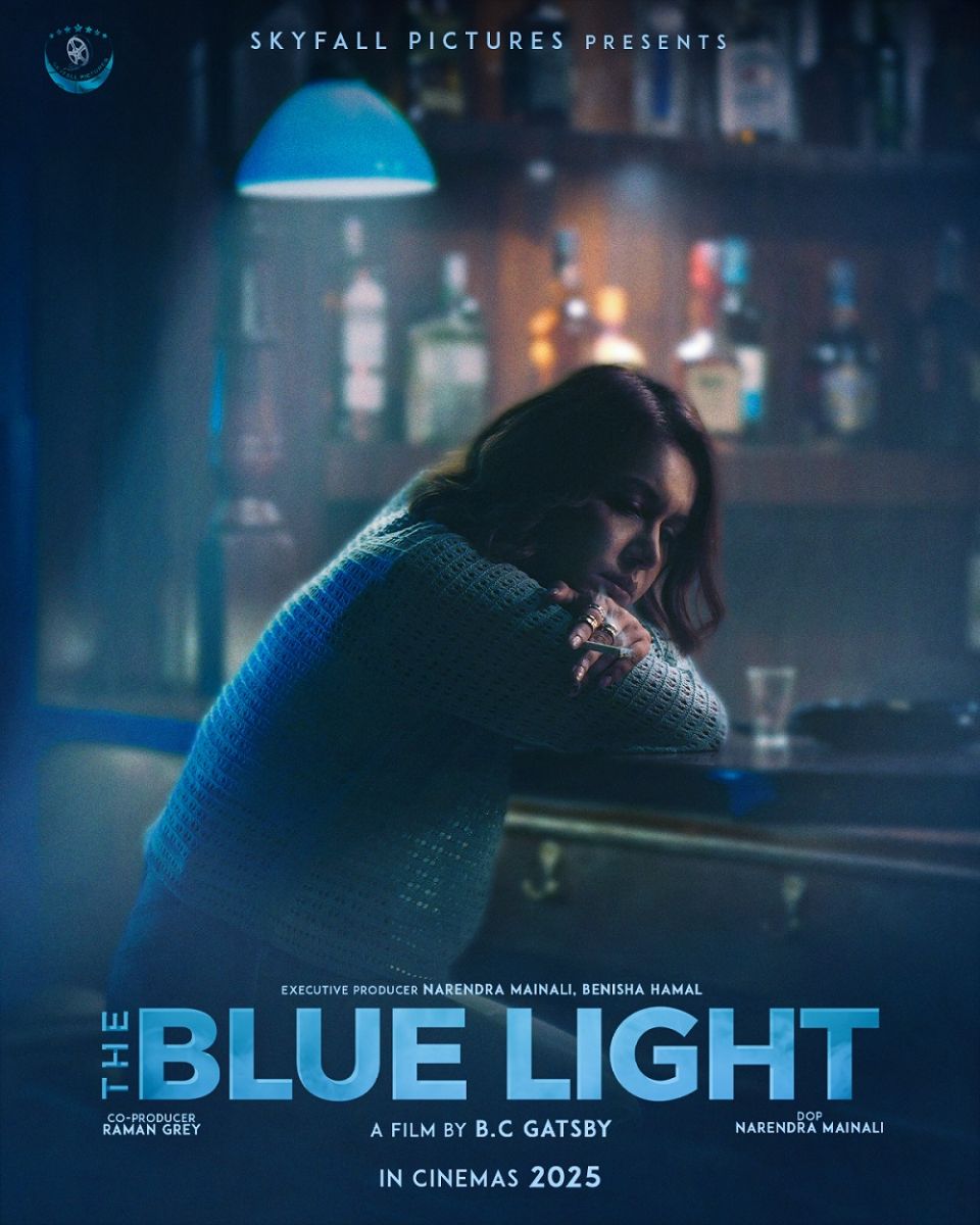 THE BLUELIGHT 01